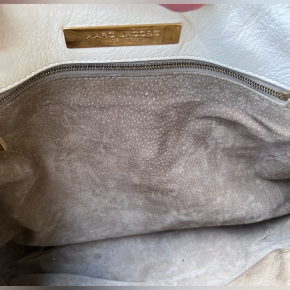 EUC Marc Jacobs Leather Shoulder Bag - Picture 10 of 17
